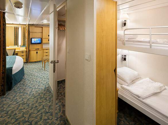 RCI Freedom of the Seas Spacious Interior.jpeg